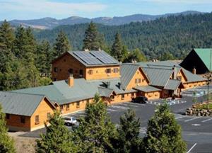 Breathe In The Fresh Mountain Air At This Beautiful Oregon Lodge